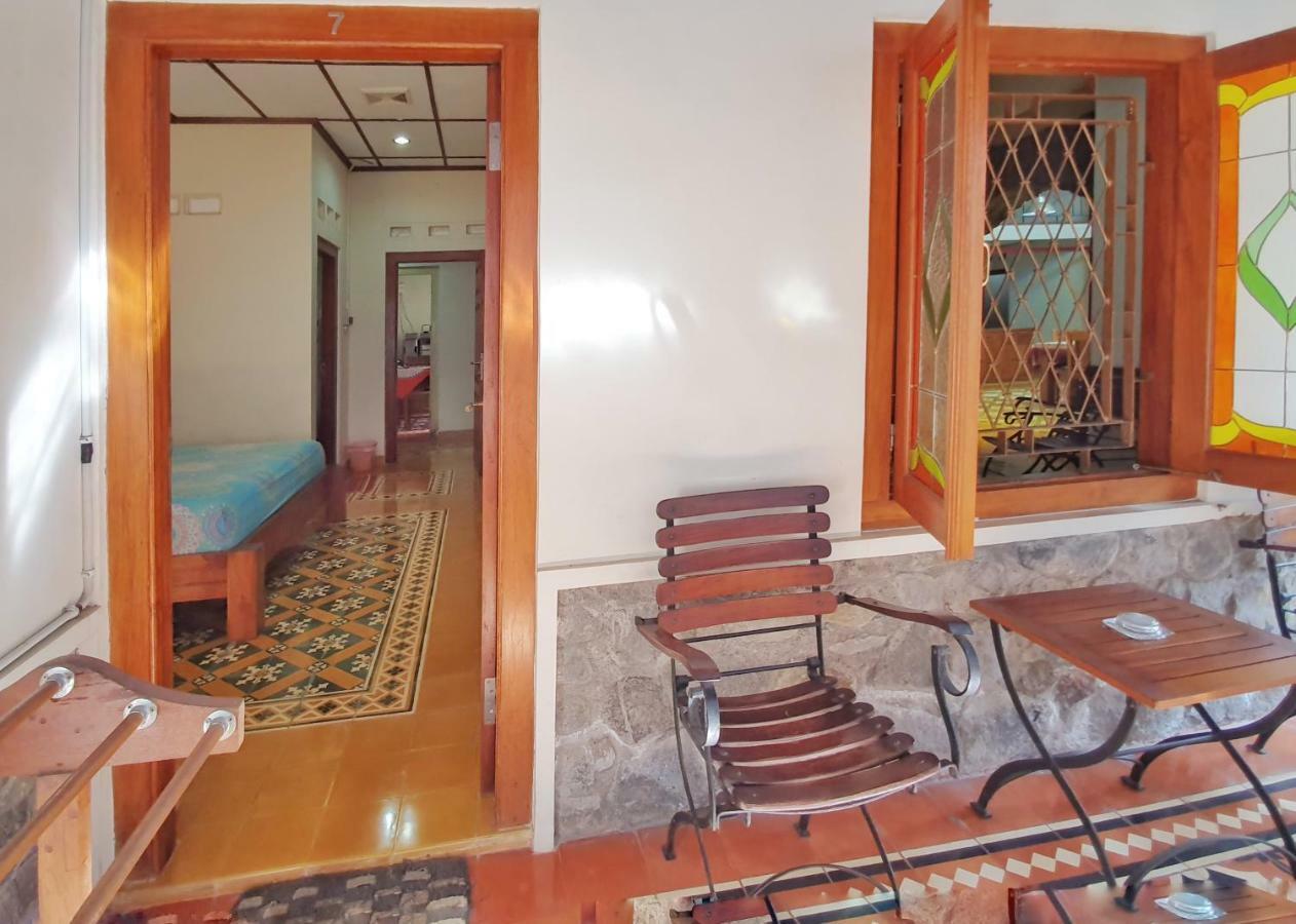 Omah Pitoe Yogya Homestay Yogyakarta Exterior photo